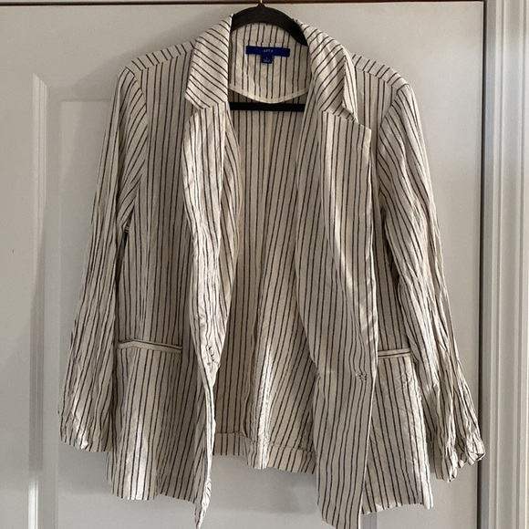 Linen Blazer - Picture 2 of 6